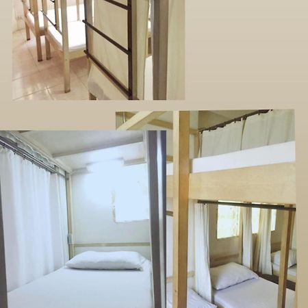 1 River Central Hostel Makati City Bagian luar foto