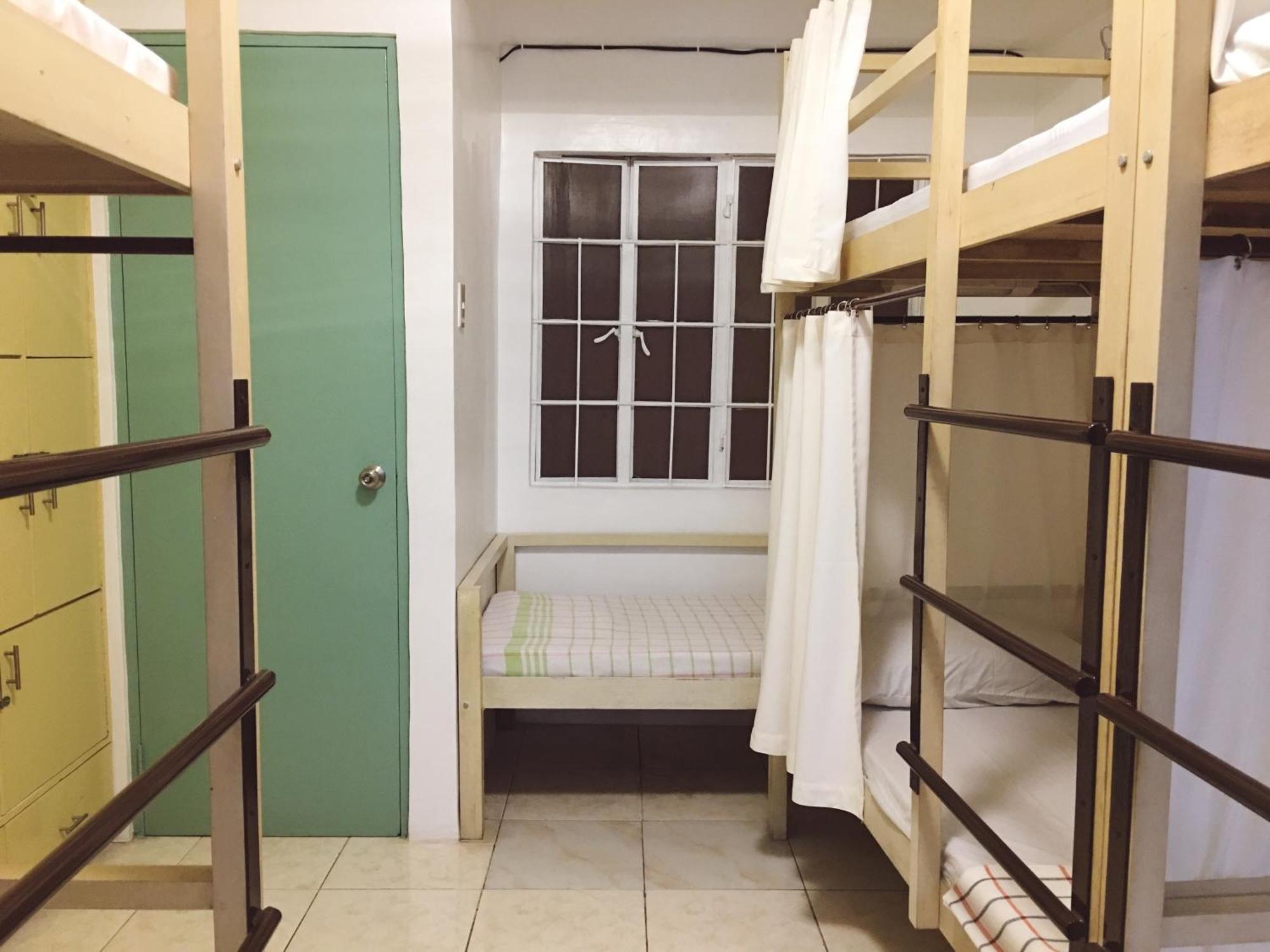 1 River Central Hostel Makati City Ruang foto