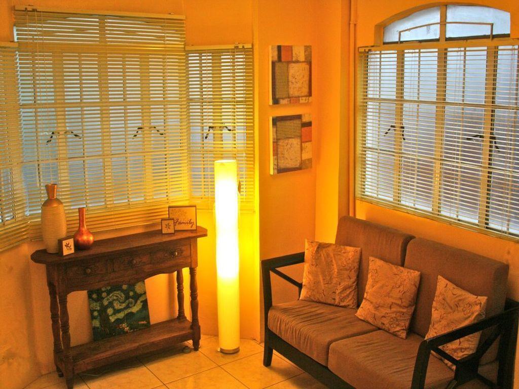 1 River Central Hostel Makati City Bagian luar foto