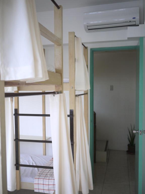 1 River Central Hostel Makati City Ruang foto